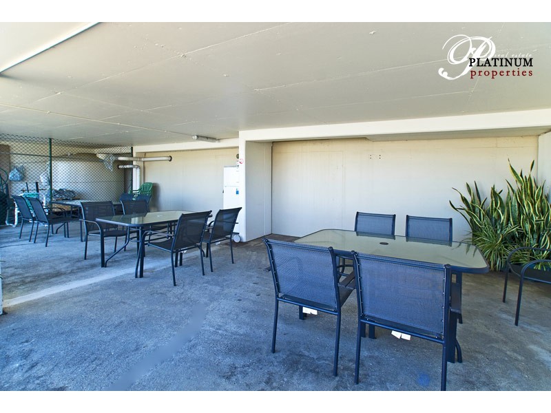 1/77 Brighton Parade, Southport QLD 4215