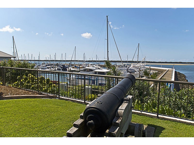 4/17 Bayview Street, Runaway Bay QLD 4216