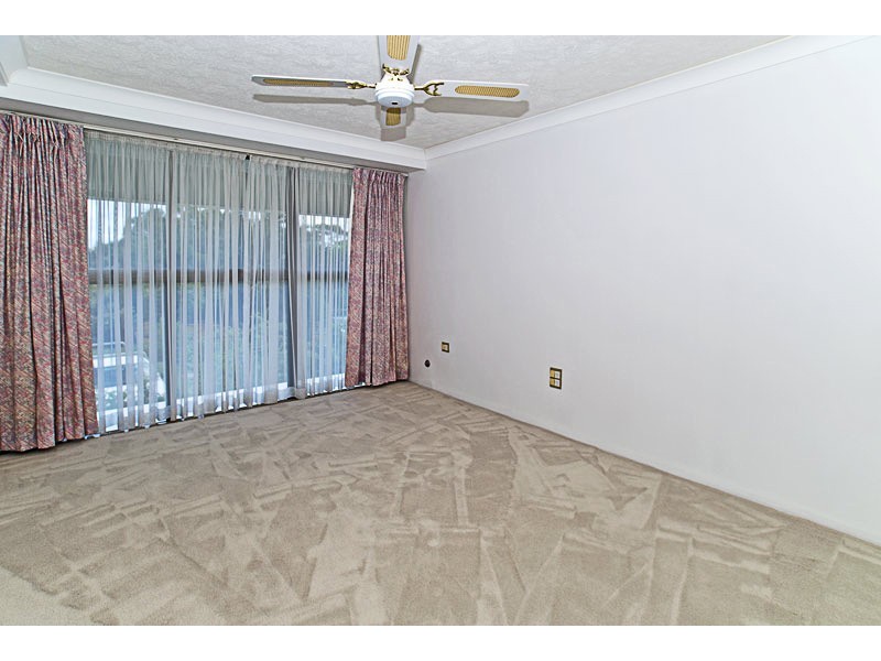 4/17 Bayview Street, Runaway Bay QLD 4216