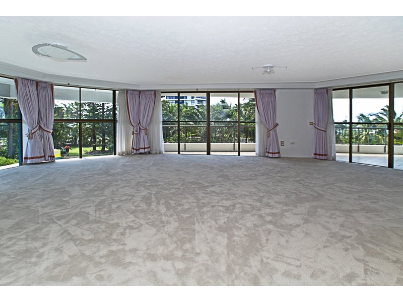 4/17 Bayview Street, Runaway Bay QLD 4216