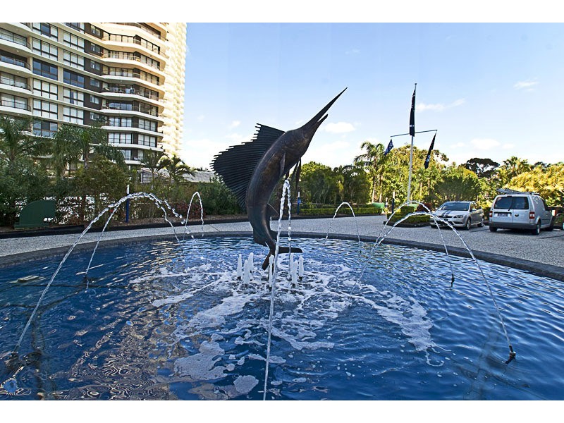 4/17 Bayview Street, Runaway Bay QLD 4216