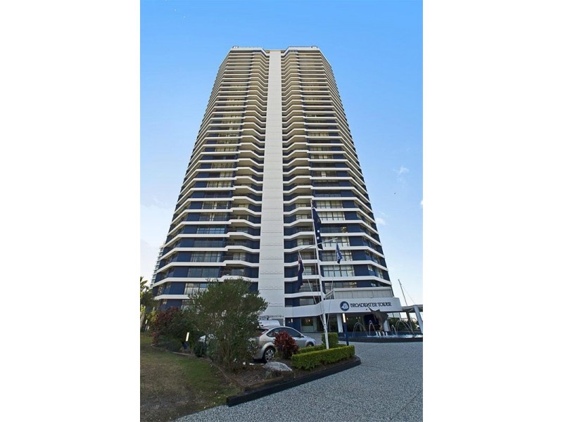 4/17 Bayview Street, Runaway Bay QLD 4216
