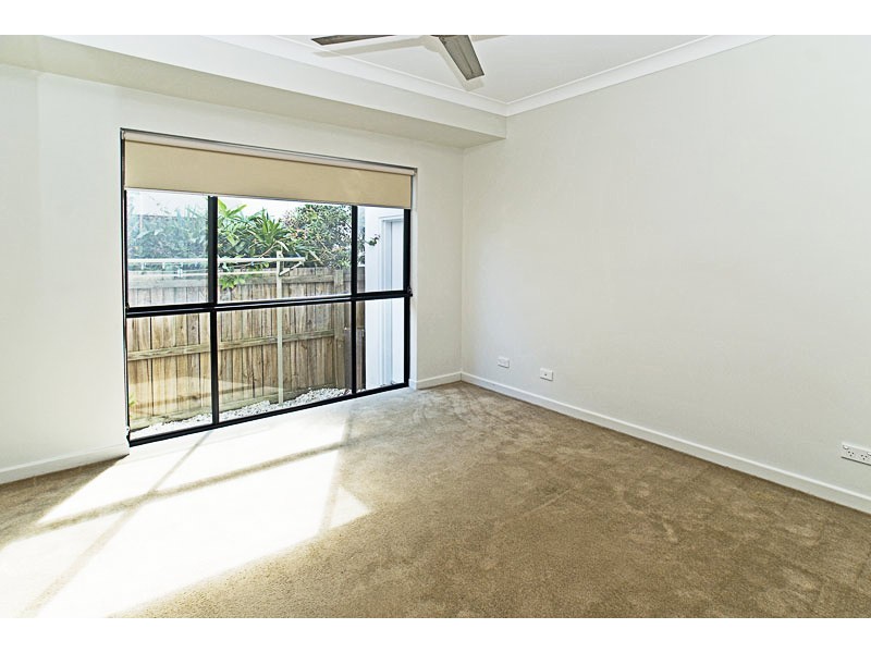 2-46  Bayview Street, Runaway Bay QLD 4216