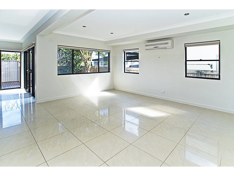 2-46  Bayview Street, Runaway Bay QLD 4216