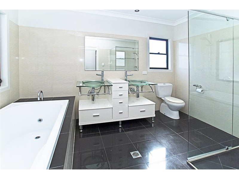 2-46  Bayview Street, Runaway Bay QLD 4216