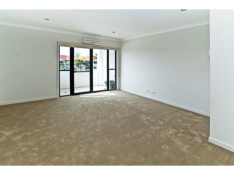 2-46  Bayview Street, Runaway Bay QLD 4216