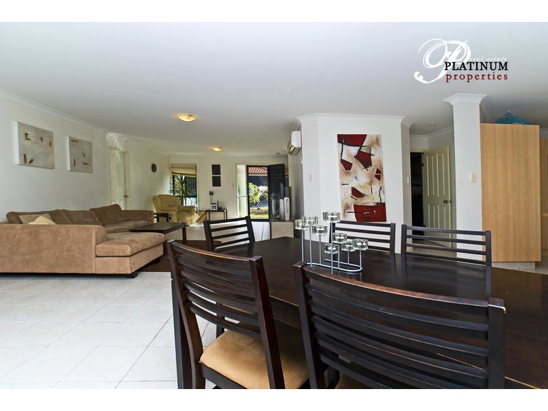 1/1 Marybeth Crescent, Molendinar QLD 4214