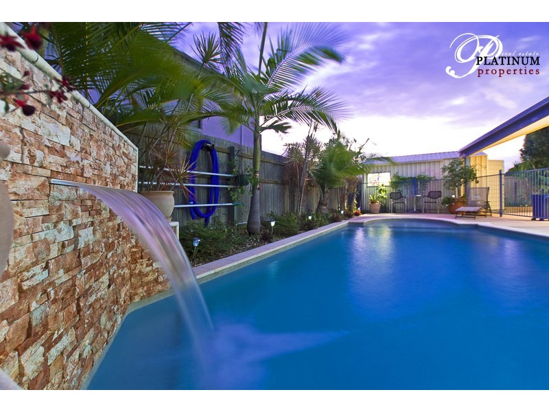 1 Lagos Court, Runaway Bay QLD 4216