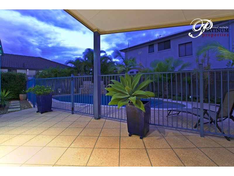 1 Lagos Court, Runaway Bay QLD 4216