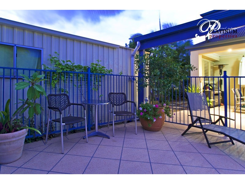 1 Lagos Court, Runaway Bay QLD 4216