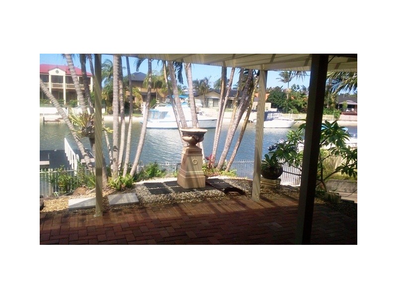33 Seaspray Street, Paradise Point QLD 4216