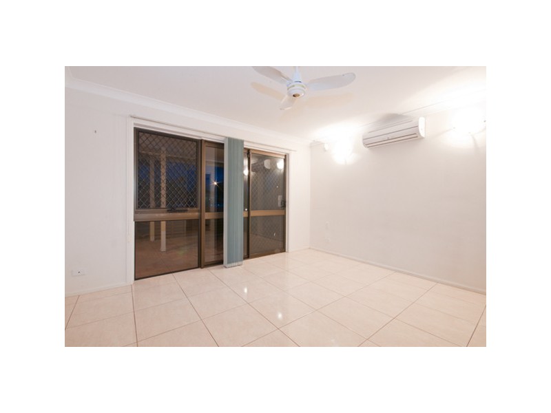 33 Seaspray Street, Paradise Point QLD 4216