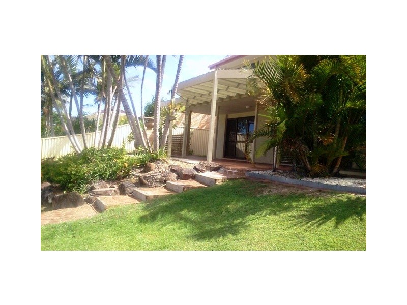 33 Seaspray Street, Paradise Point QLD 4216