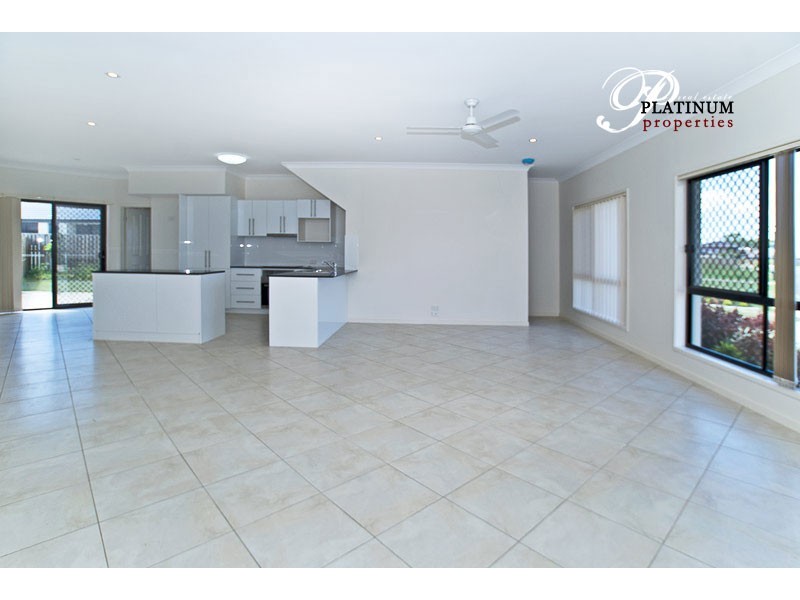2/17 Sueinnes Street, Eagleby QLD 4207