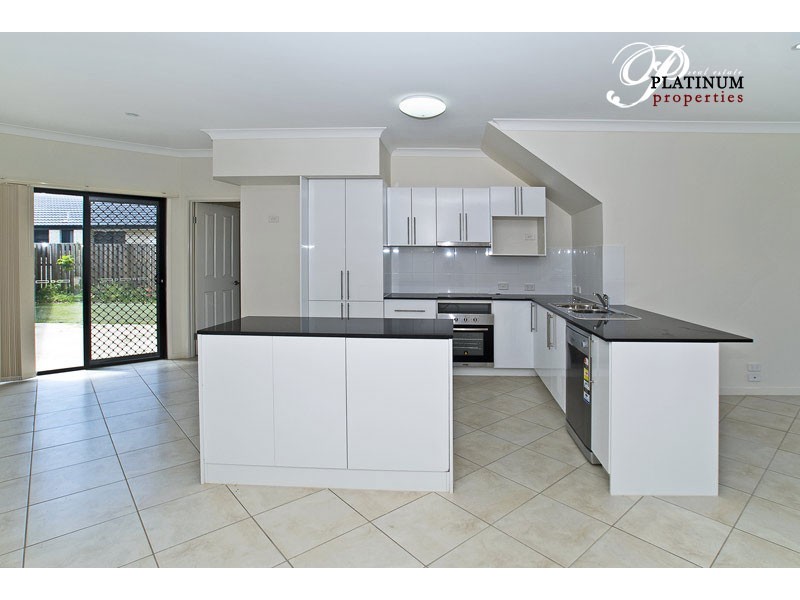 2/17 Sueinnes Street, Eagleby QLD 4207