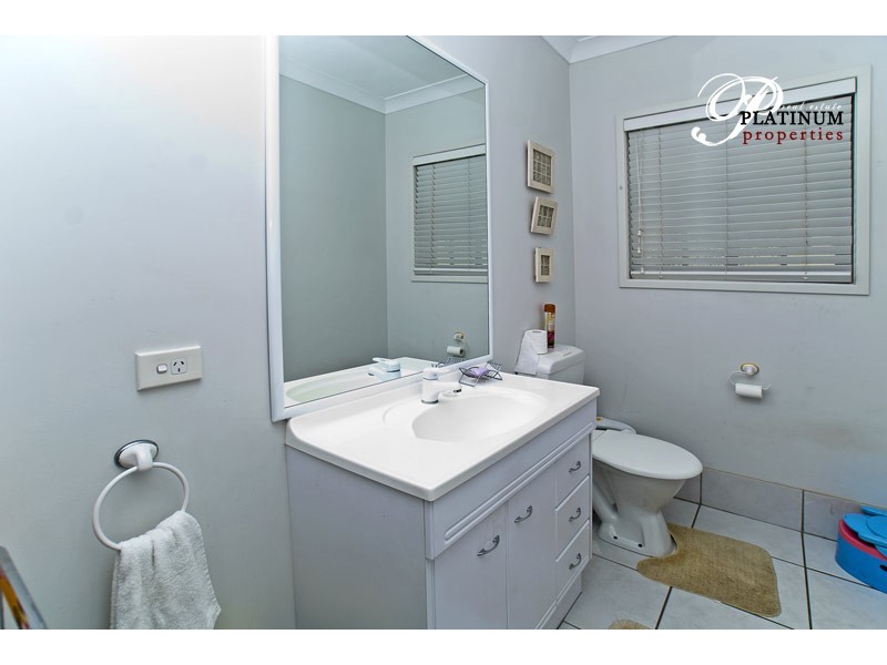 25 Tanzen Drive, Arundel QLD 4214