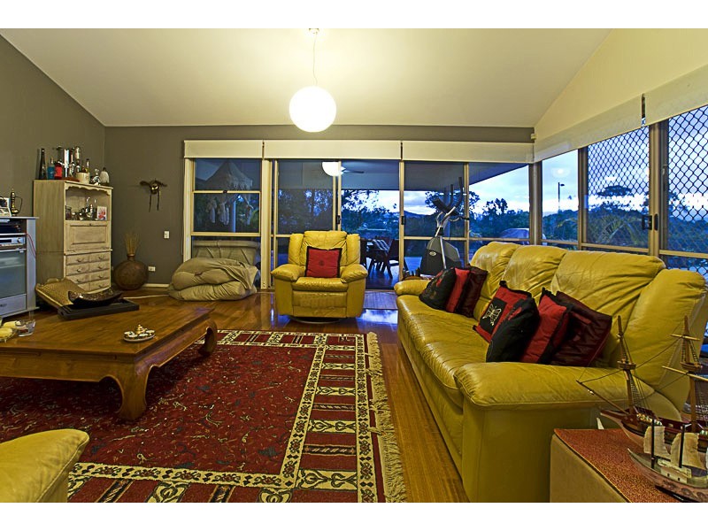 1 Riverbank Court, Ashmore QLD 4214