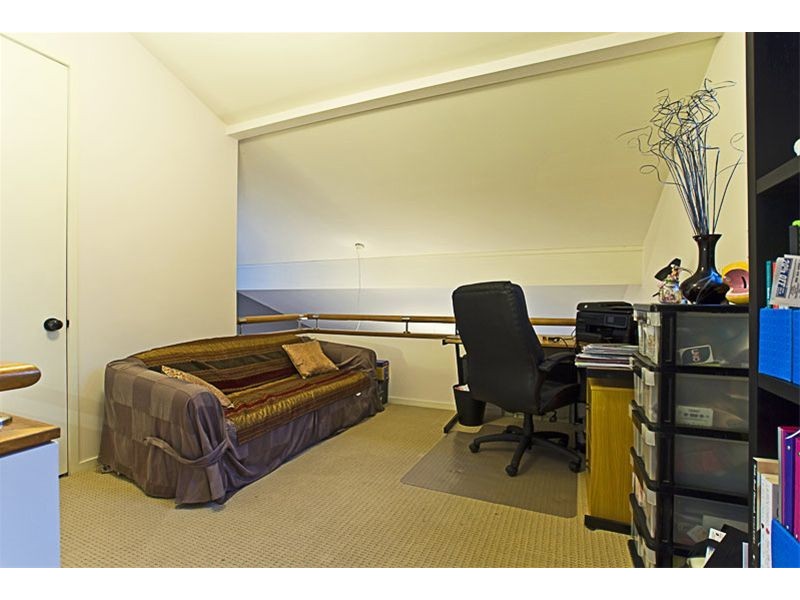 1 Riverbank Court, Ashmore QLD 4214