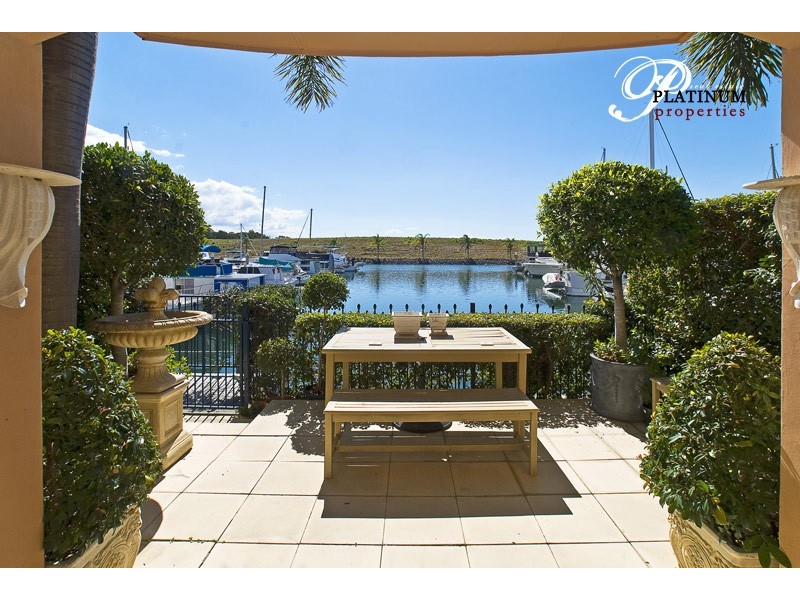 80 John Lund Drive, Hope Island QLD 4212