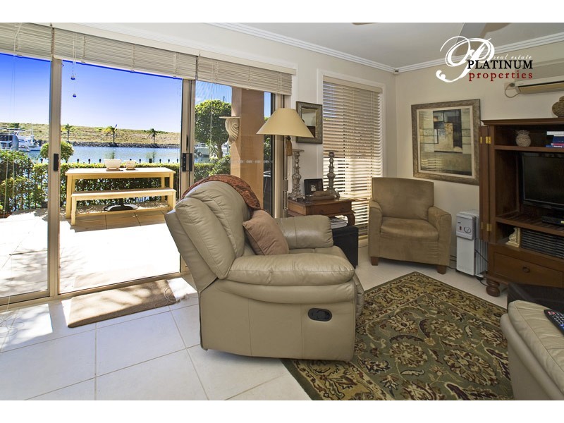 80 John Lund Drive, Hope Island QLD 4212