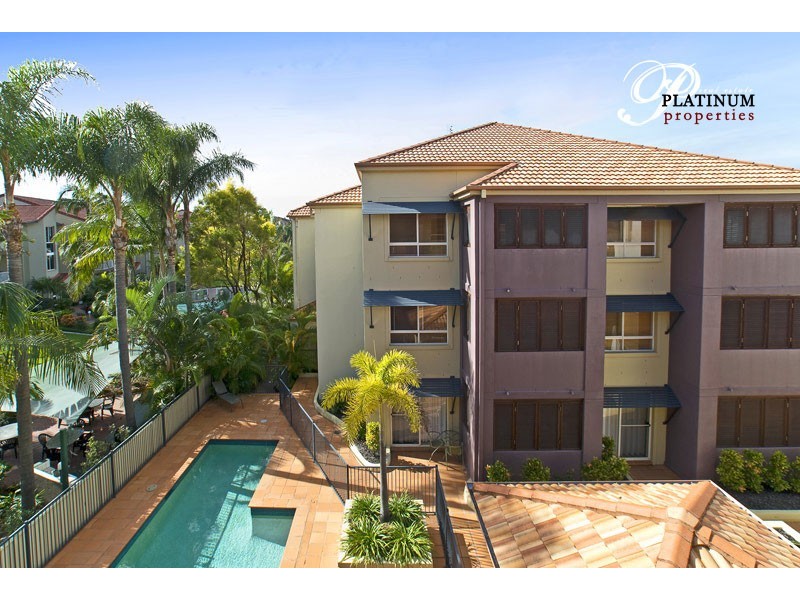 8/89 Bayview Street, Runaway Bay QLD 4216