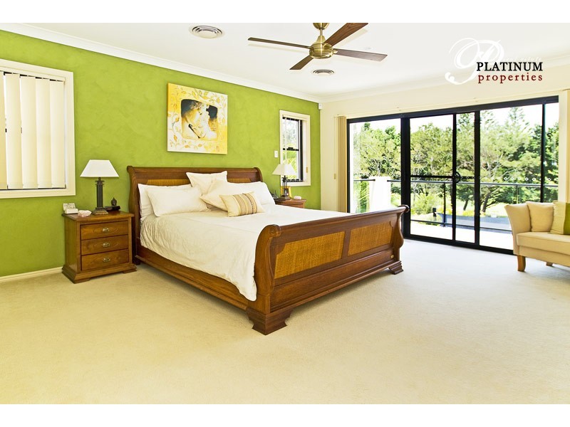 8390 Magnolia Drive East, Hope Island QLD 4212