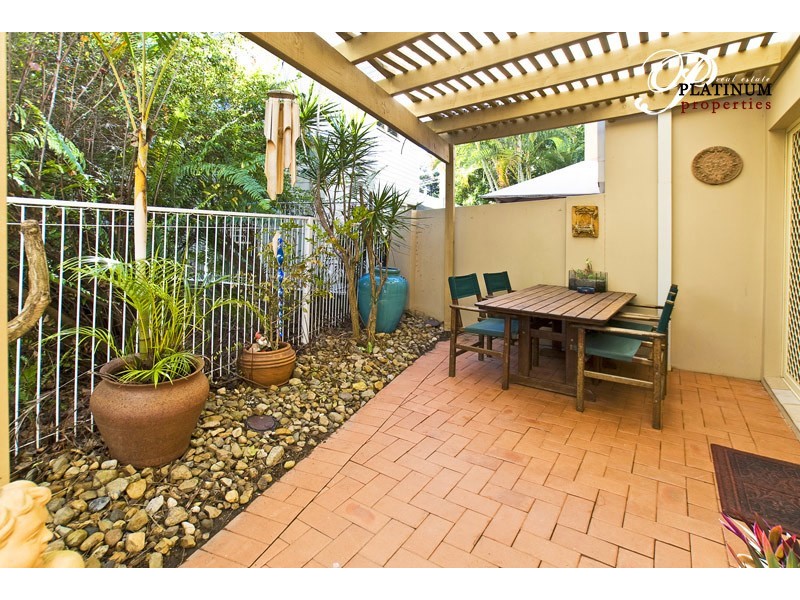 2/34 Bauer Street, Southport QLD 4215