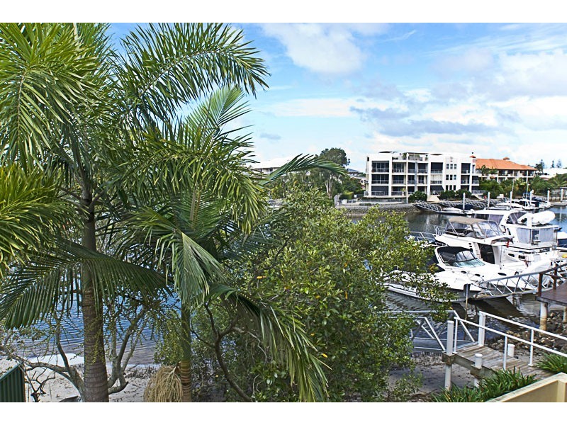 13/89 Bayview Street, Runaway Bay QLD 4216
