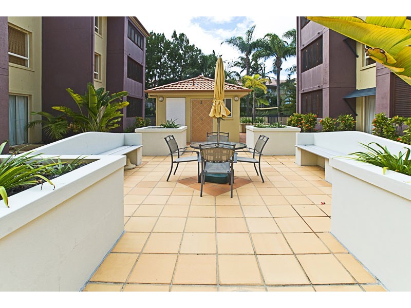 13/89 Bayview Street, Runaway Bay QLD 4216