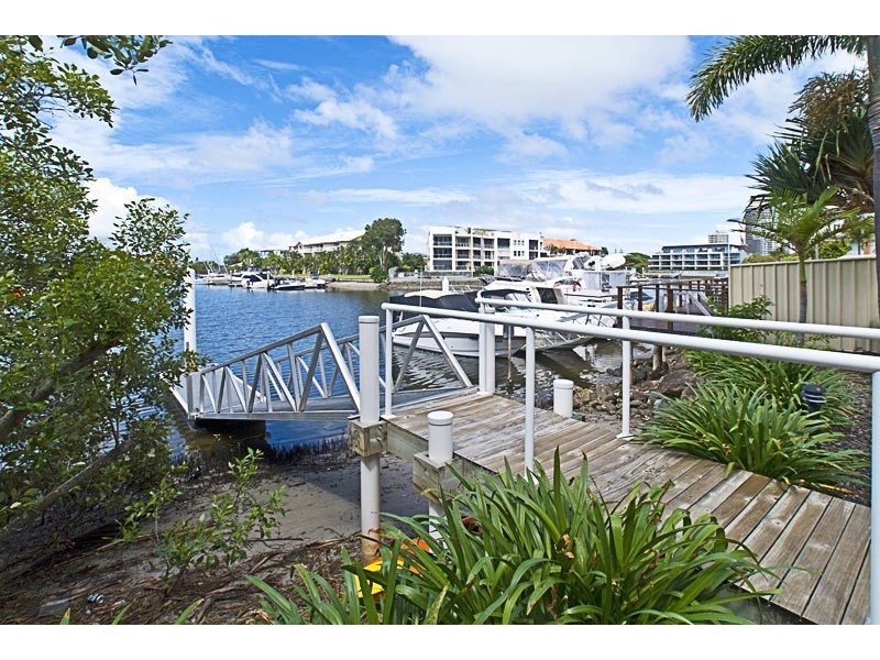 13/89 Bayview Street, Runaway Bay QLD 4216