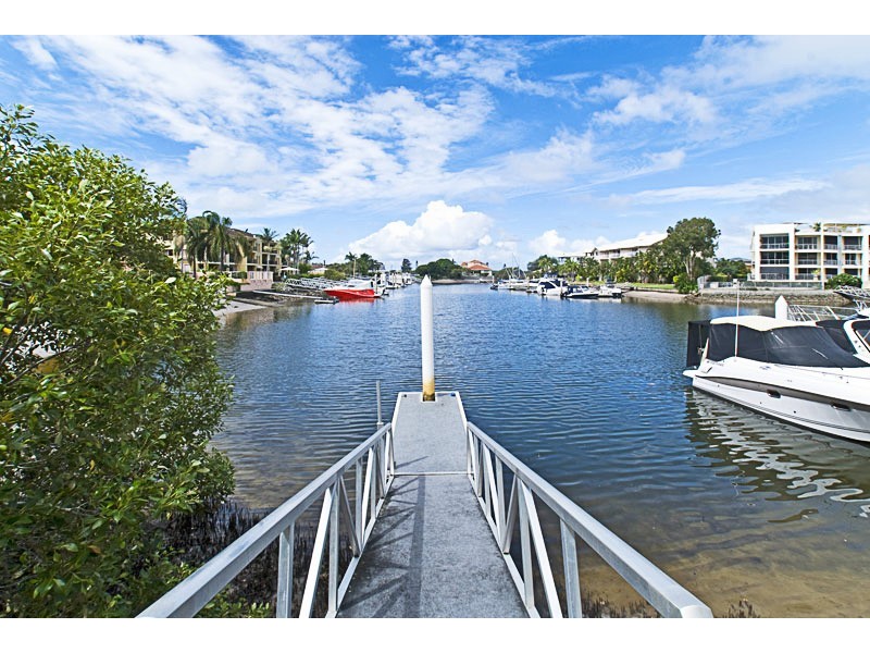 13/89 Bayview Street, Runaway Bay QLD 4216