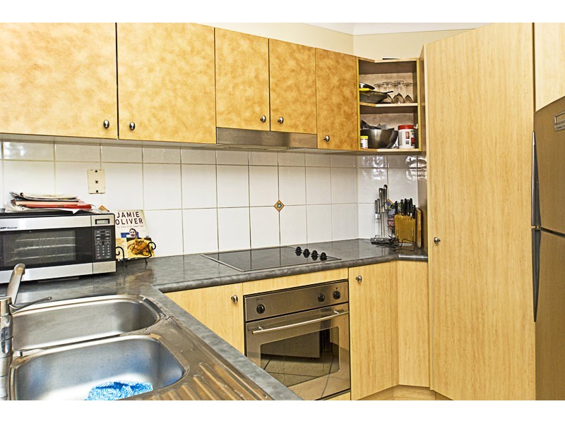 13/89 Bayview Street, Runaway Bay QLD 4216