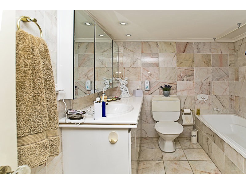 Level 15 15a-5 Bayview Street, Runaway Bay QLD 4216