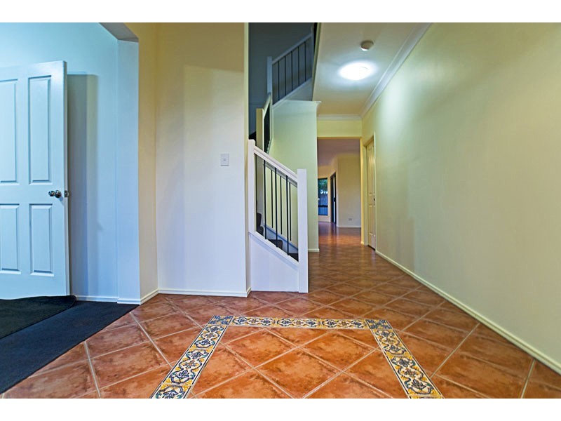 89 Highcrest Circuit, Molendinar QLD 4214