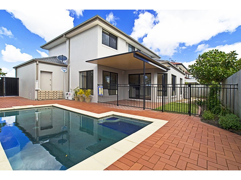 89 Highcrest Circuit, Molendinar QLD 4214
