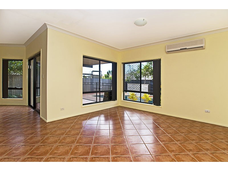 89 Highcrest Circuit, Molendinar QLD 4214