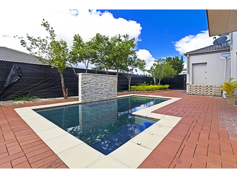 89 Highcrest Circuit, Molendinar QLD 4214
