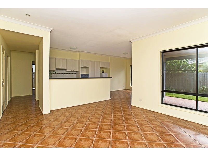 89 Highcrest Circuit, Molendinar QLD 4214