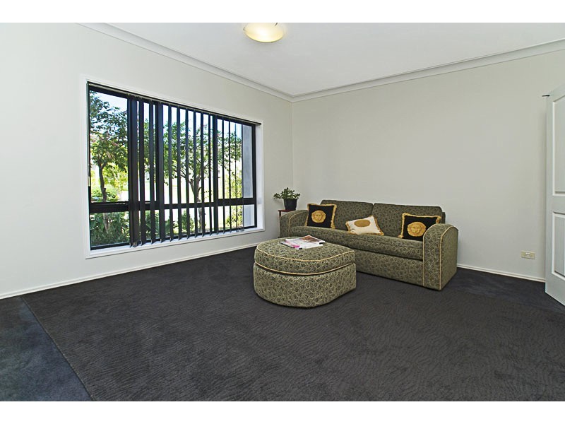 89 Highcrest Circuit, Molendinar QLD 4214