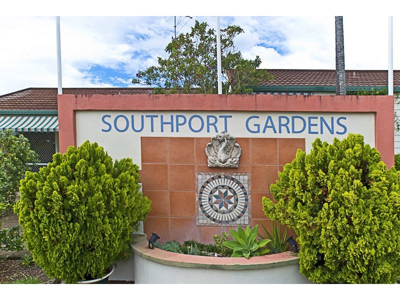 33-4 Beryl Street, Southport QLD 4215