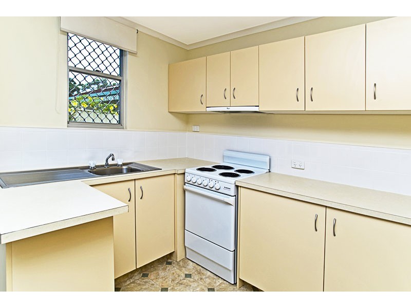 33-4 Beryl Street, Southport QLD 4215