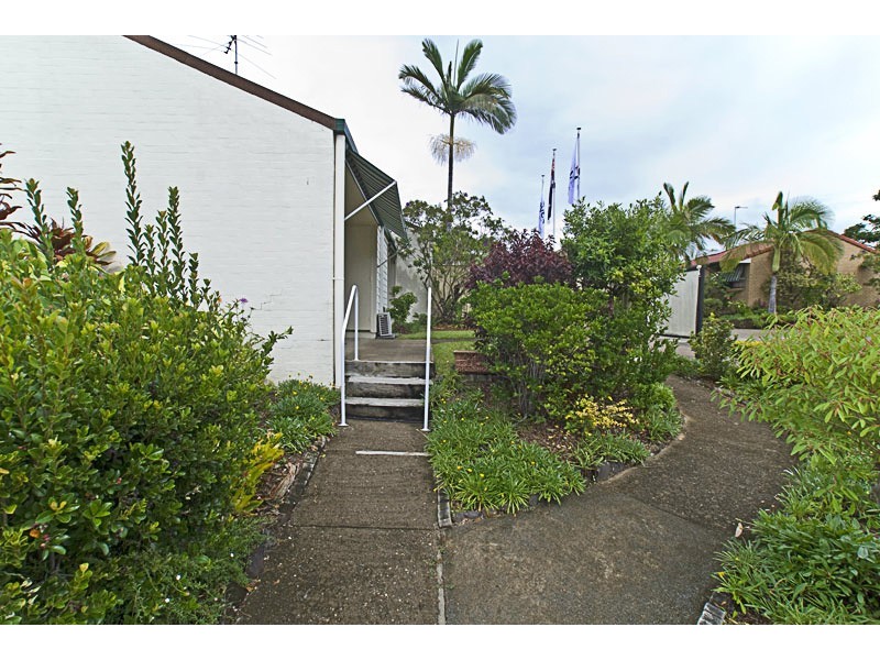 33-4 Beryl Street, Southport QLD 4215