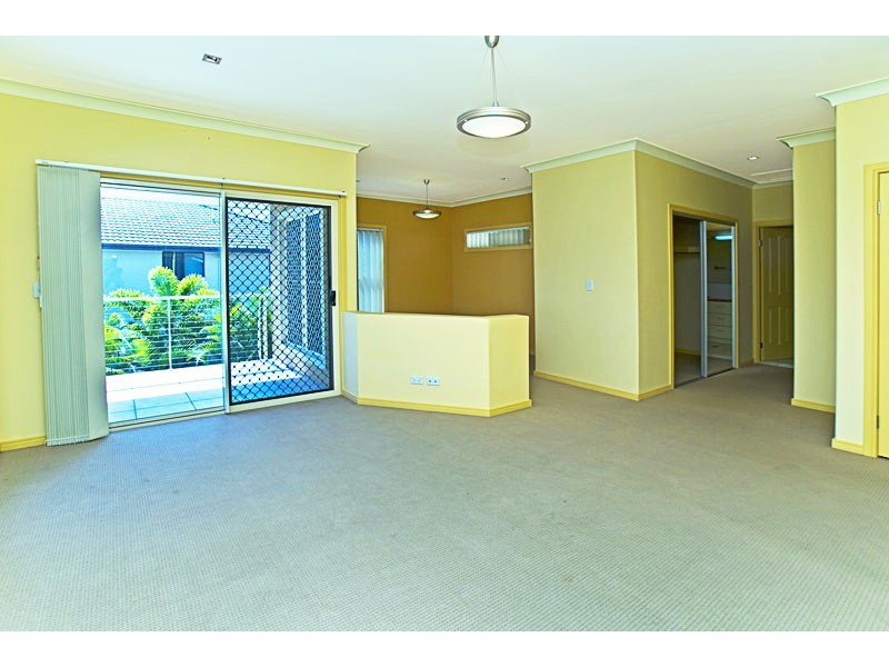 143 Lae Drive, Runaway Bay QLD 4216