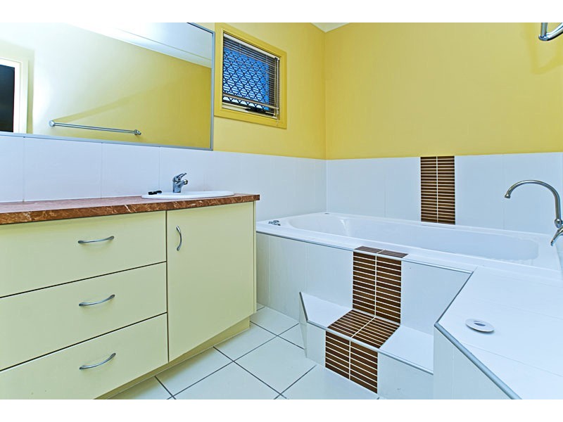 143 Lae Drive, Runaway Bay QLD 4216