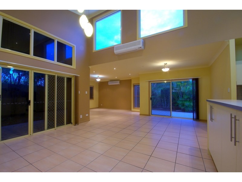 71 East Quay Drive, Biggera Waters QLD 4216