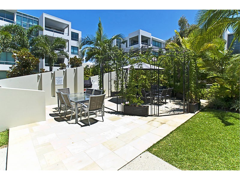 2P/28 Bayview Street, Runaway Bay QLD 4216