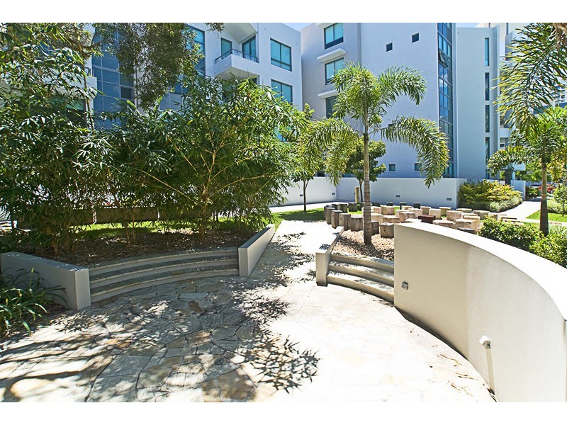 2P/28 Bayview Street, Runaway Bay QLD 4216