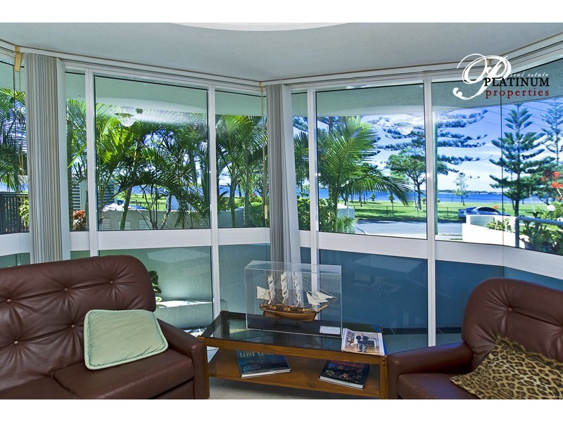 1-204 Marine Parade, Labrador QLD 4215