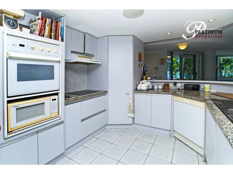 1-204 Marine Parade, Labrador QLD 4215