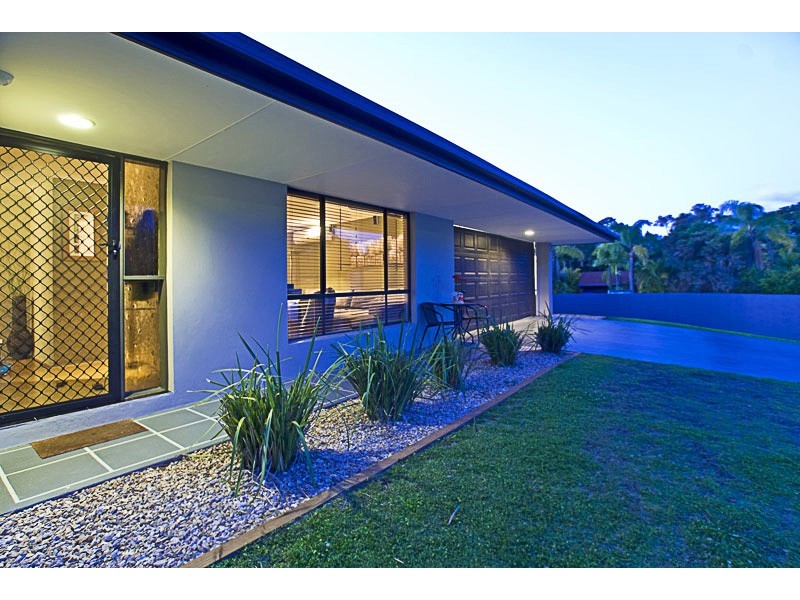 1 Boonah Court, Helensvale QLD 4212